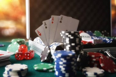 Live baccarat table on keluaran ttm showing real dealer and player seats with chat